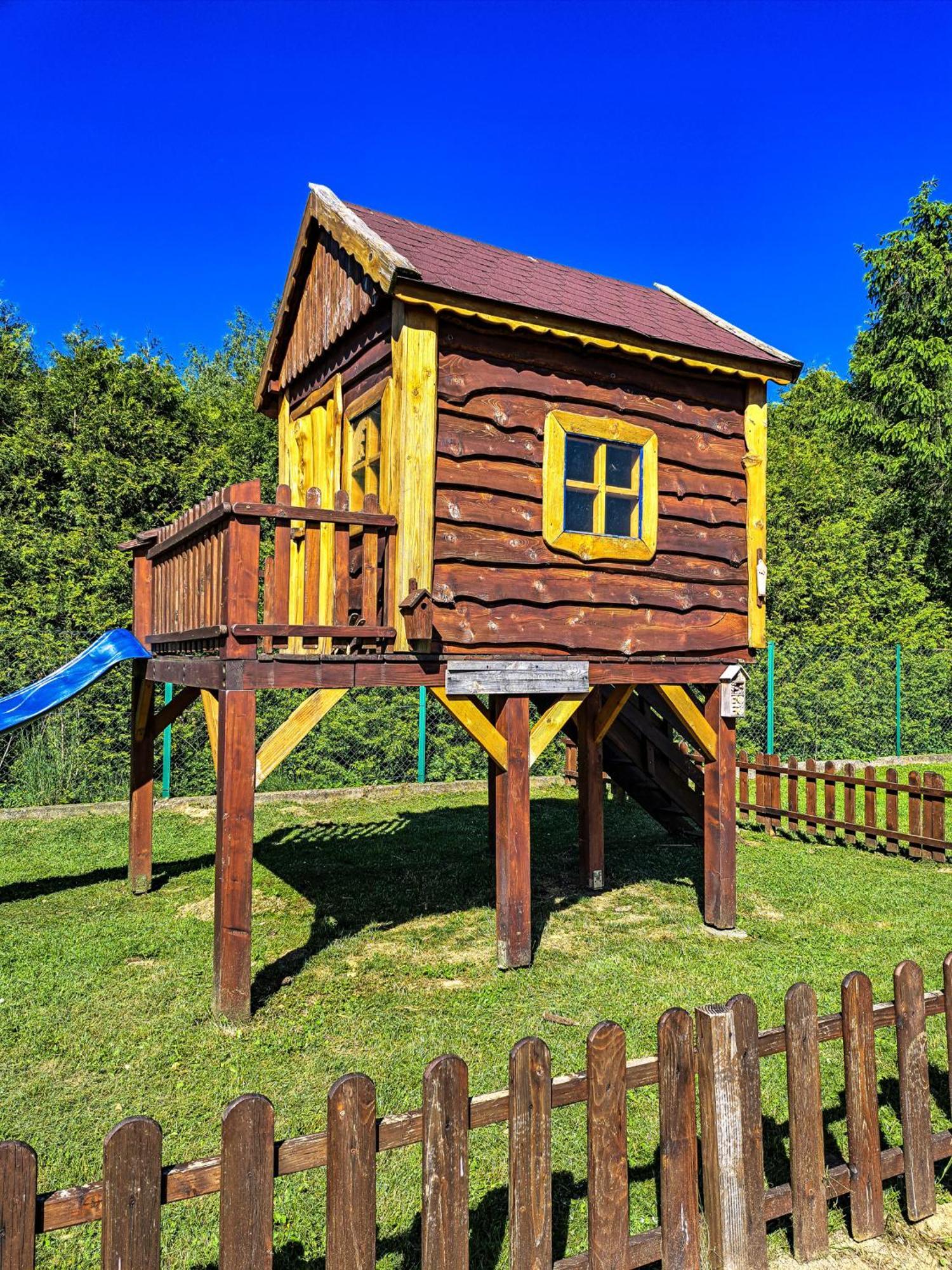 Hotel Restauracja Jas Wedrowniczek Rymanów Exterior foto