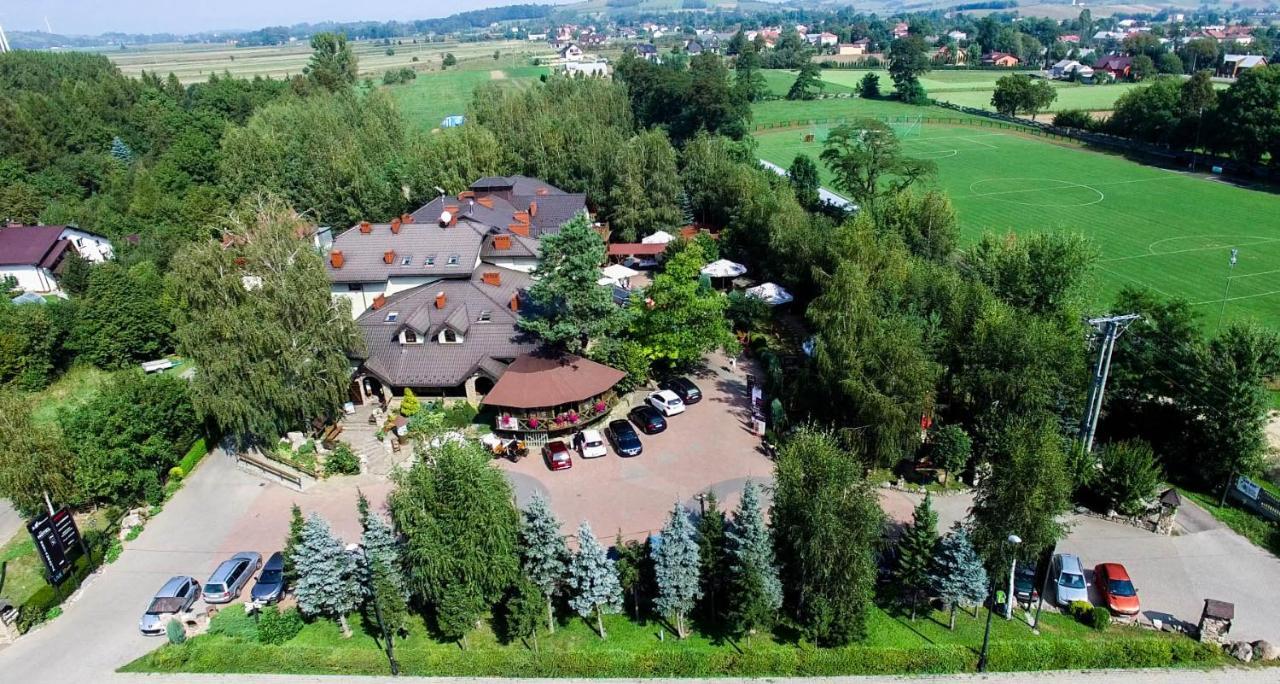Hotel Restauracja Jas Wedrowniczek Rymanów Exterior foto